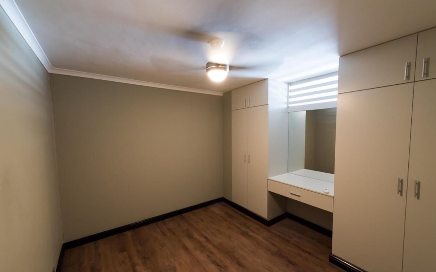To Let 1 Bedroom Property for Rent in Woodstock Western Cape